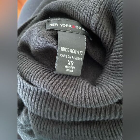 New York & Company | Women's Long Sleeve Turtle Neck Sweater | Size XS - Picture 3 of 3